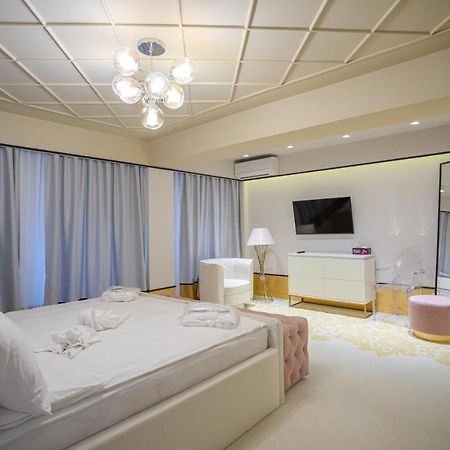 Epoca Accomodation Craiova Esterno foto